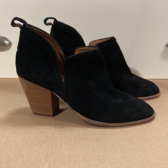 JEFFREY Campbell Rosalee Black Suede Booties size 9.5- like new condition - Picture 4 of 16